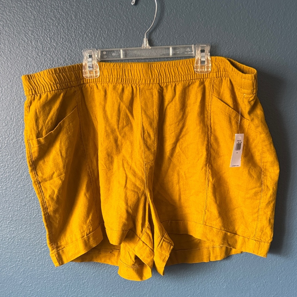 Old Navy Mustard Women's Shorts